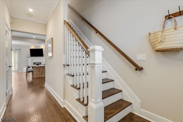6 Clover Court, Berkeley Heights Twp., NJ 07922
