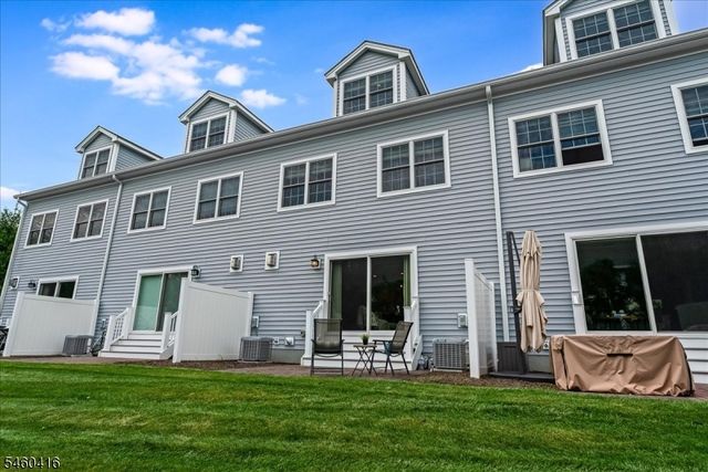 6 Clover Court, Berkeley Heights Twp., NJ 07922