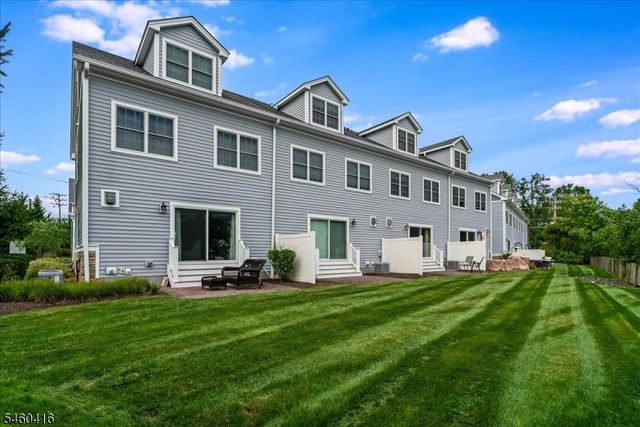 6 Clover Court, Berkeley Heights Twp., NJ 07922