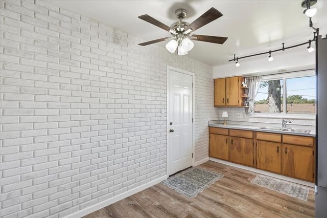 412 S Thornwood Drive, Lindenhurst, IL 60046