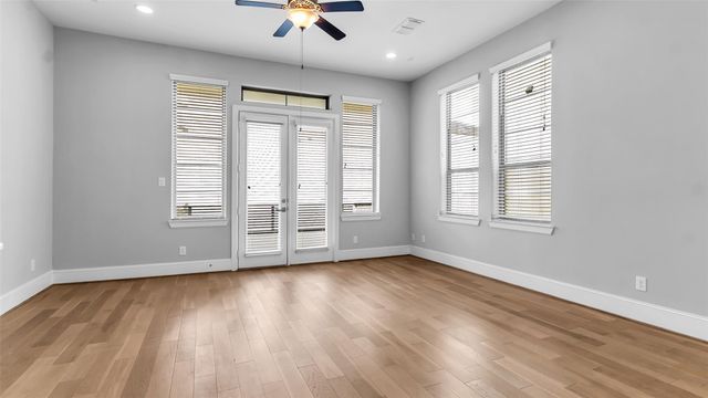 5429 Larkin Street, Houston, TX 77007