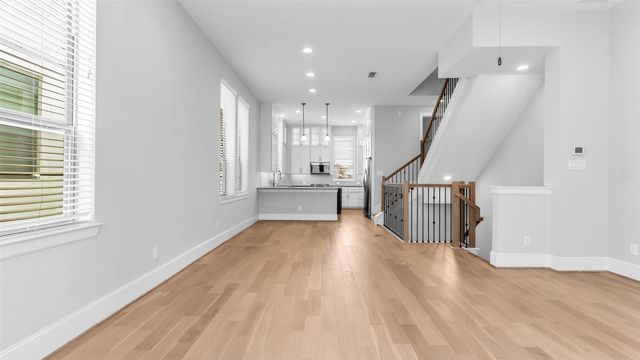 5429 Larkin Street, Houston, TX 77007