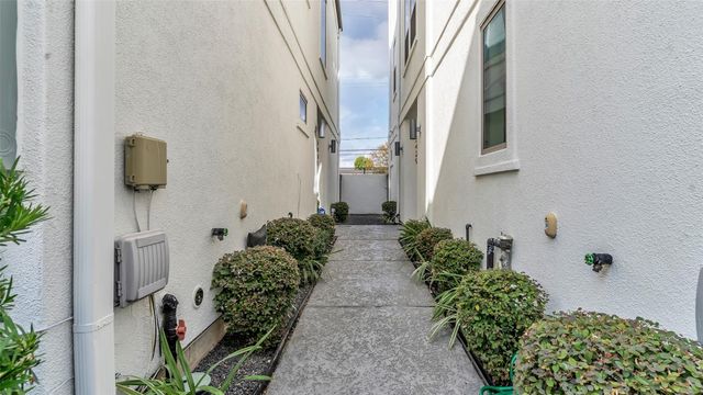 5429 Larkin Street, Houston, TX 77007