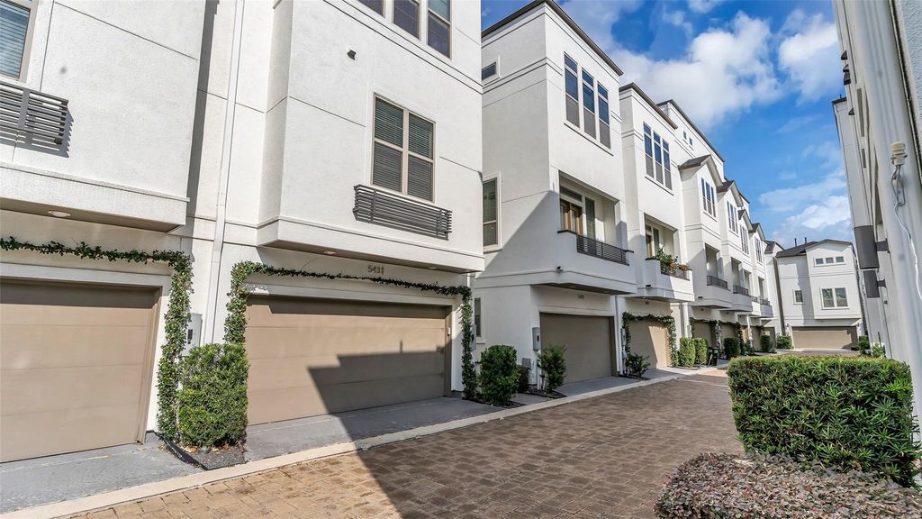 5429 Larkin Street, Houston, TX 77007