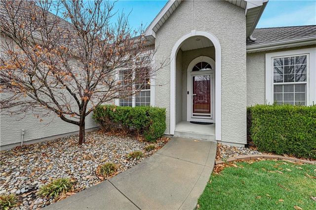 15984 W 159th Terrace, Olathe, KS 66062