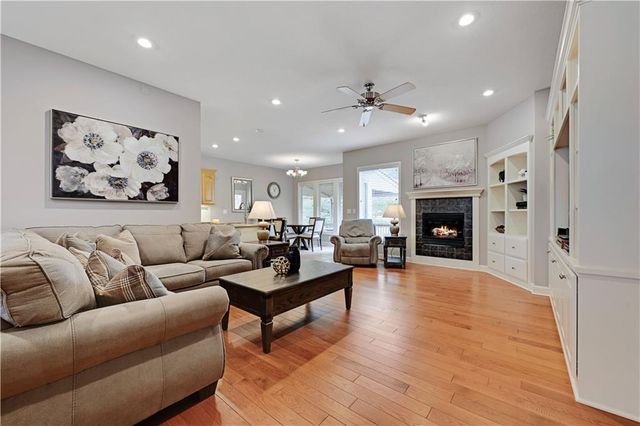 15984 W 159th Terrace, Olathe, KS 66062