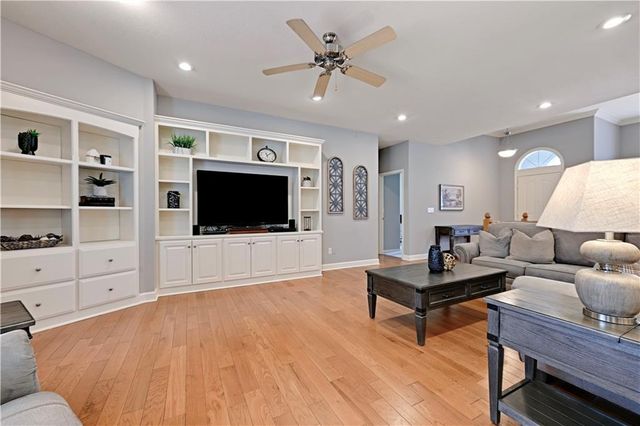 15984 W 159th Terrace, Olathe, KS 66062