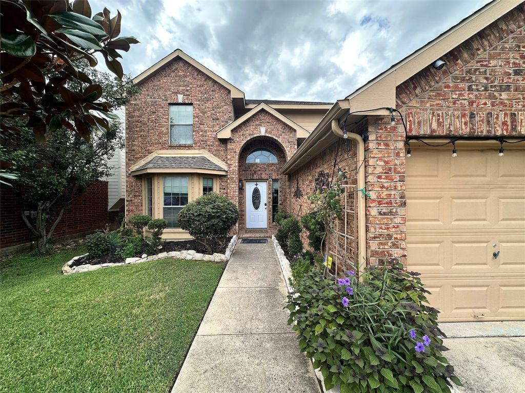 2832 Grandview Drive, Grand Prairie, TX 75052