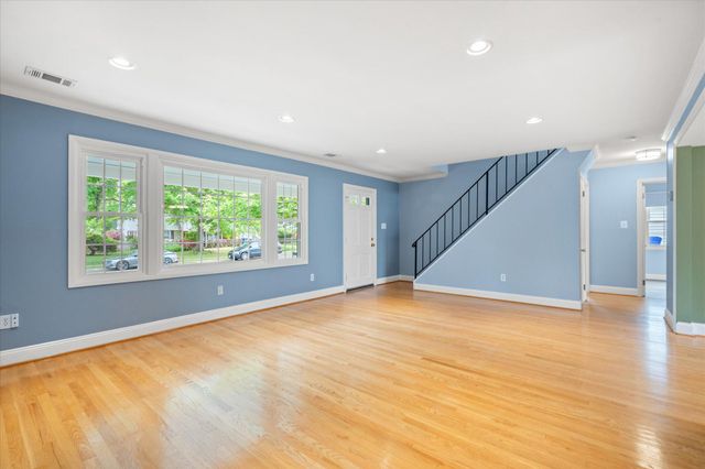5406 DUNSMORE RD, Alexandria, VA 22315
