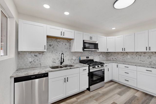 228 Garcia Street NE, Albuquerque, NM 87123