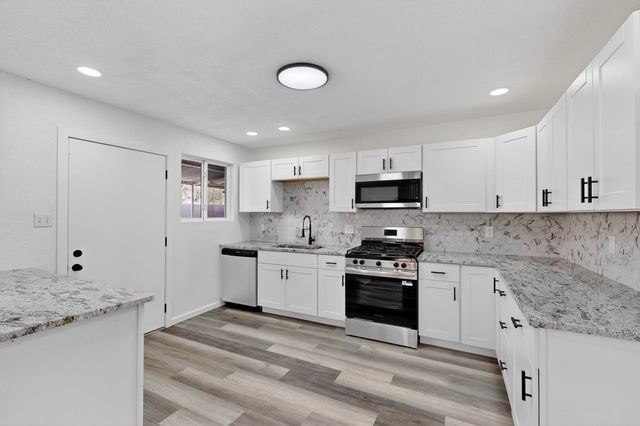 228 Garcia Street NE, Albuquerque, NM 87123