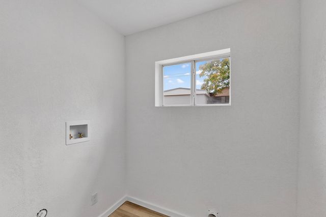 228 Garcia Street NE, Albuquerque, NM 87123