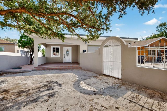 228 Garcia Street NE, Albuquerque, NM 87123