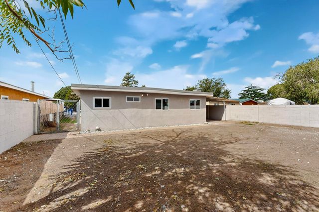 228 Garcia Street NE, Albuquerque, NM 87123
