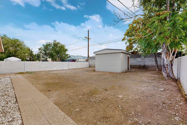 228 Garcia Street NE, Albuquerque, NM 87123