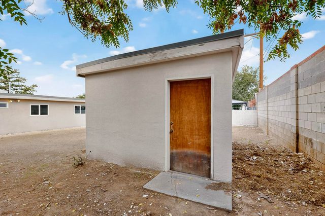 228 Garcia Street NE, Albuquerque, NM 87123