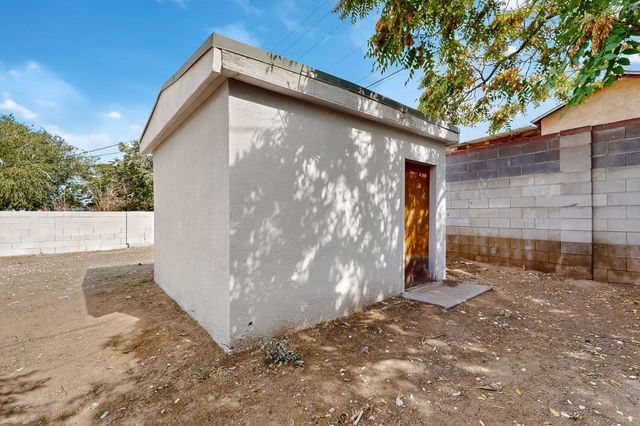228 Garcia Street NE, Albuquerque, NM 87123