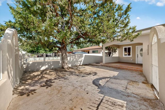 228 Garcia Street NE, Albuquerque, NM 87123