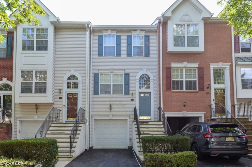 215 Stratford Dr, Nutley Twp., NJ 07110 — exterior
