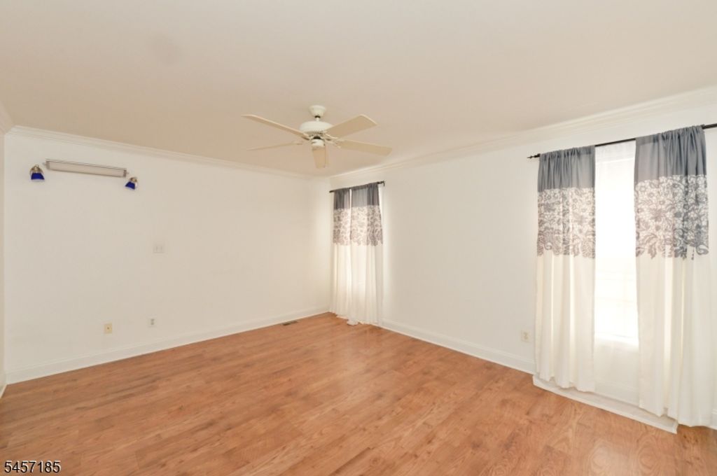 215 Stratford Dr, Nutley Twp., NJ 07110 — photo 3