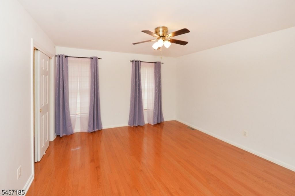 215 Stratford Dr, Nutley Twp., NJ 07110 — photo 4