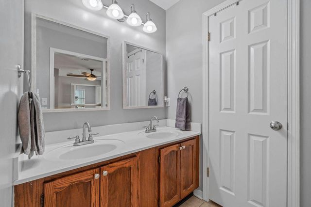 1841 E Smugglers Cove Drive, Gulf Breeze, FL 32563