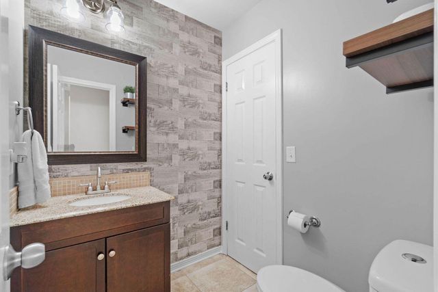 1841 E Smugglers Cove Drive, Gulf Breeze, FL 32563