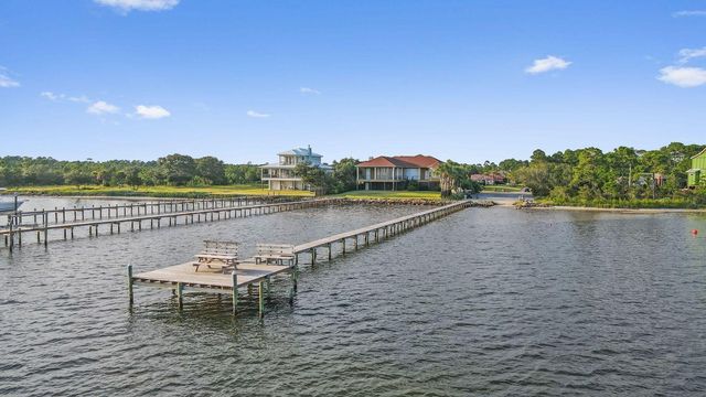 1841 E Smugglers Cove Drive, Gulf Breeze, FL 32563