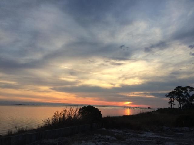 1841 E Smugglers Cove Drive, Gulf Breeze, FL 32563