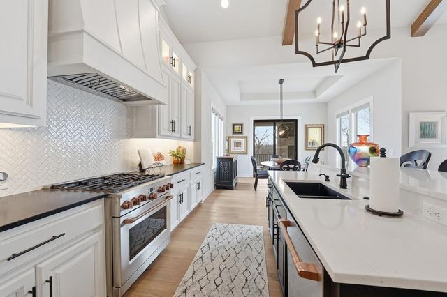 27229 W 100th Terrace, Olathe, KS 66061