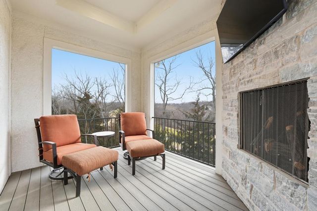 27229 W 100th Terrace, Olathe, KS 66061