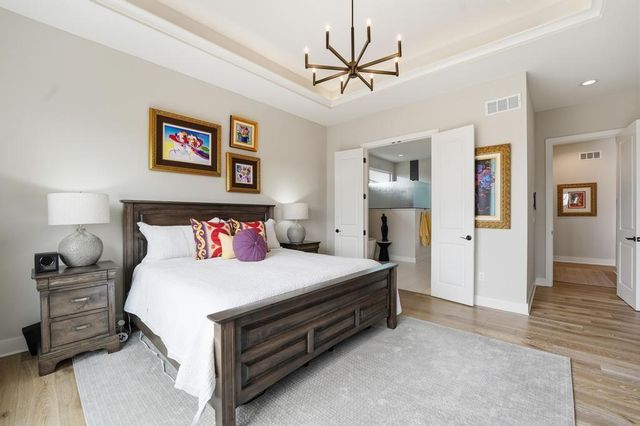 27229 W 100th Terrace, Olathe, KS 66061