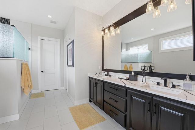 27229 W 100th Terrace, Olathe, KS 66061