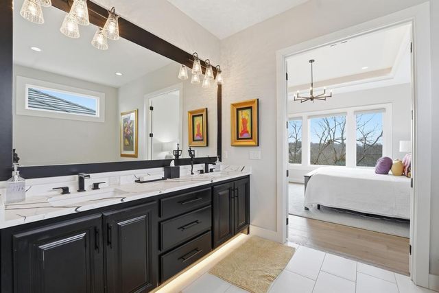 27229 W 100th Terrace, Olathe, KS 66061