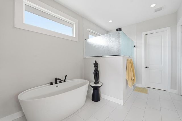 27229 W 100th Terrace, Olathe, KS 66061