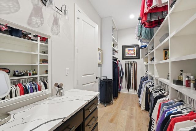 27229 W 100th Terrace, Olathe, KS 66061