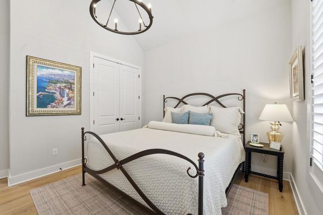 27229 W 100th Terrace, Olathe, KS 66061