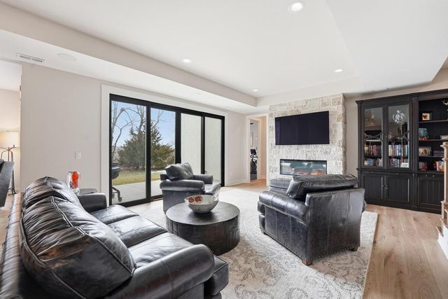 27229 W 100th Terrace, Olathe, KS 66061