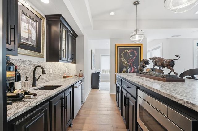 27229 W 100th Terrace, Olathe, KS 66061