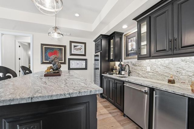 27229 W 100th Terrace, Olathe, KS 66061