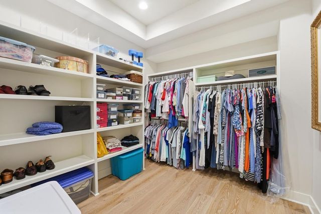 27229 W 100th Terrace, Olathe, KS 66061