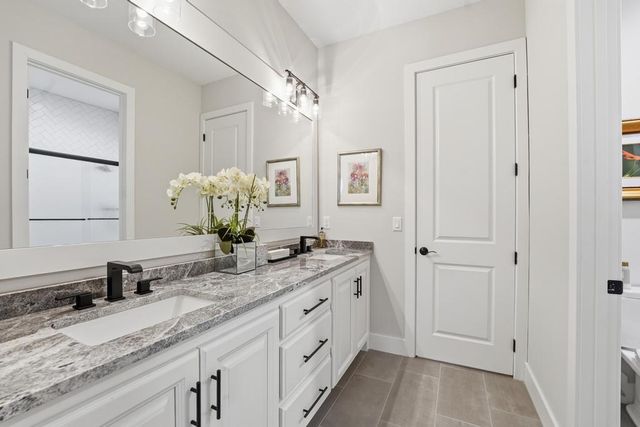 27229 W 100th Terrace, Olathe, KS 66061