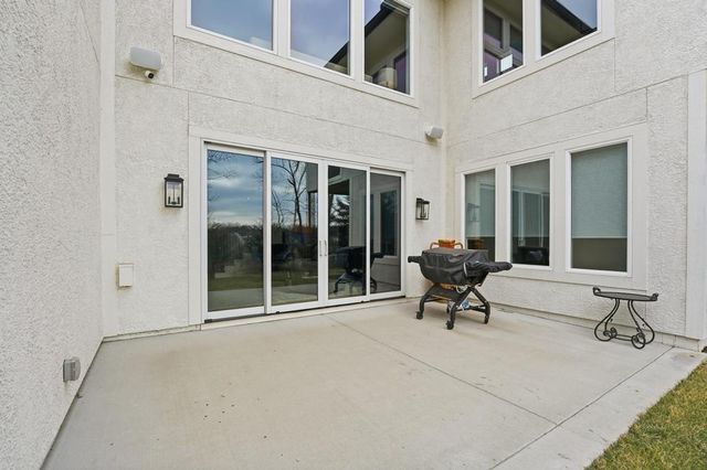 27229 W 100th Terrace, Olathe, KS 66061