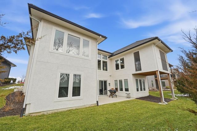 27229 W 100th Terrace, Olathe, KS 66061