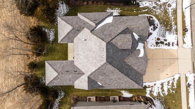 27229 W 100th Terrace, Olathe, KS 66061