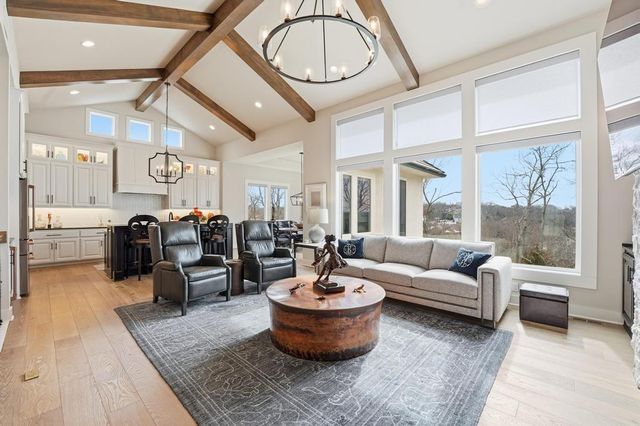 27229 W 100th Terrace, Olathe, KS 66061