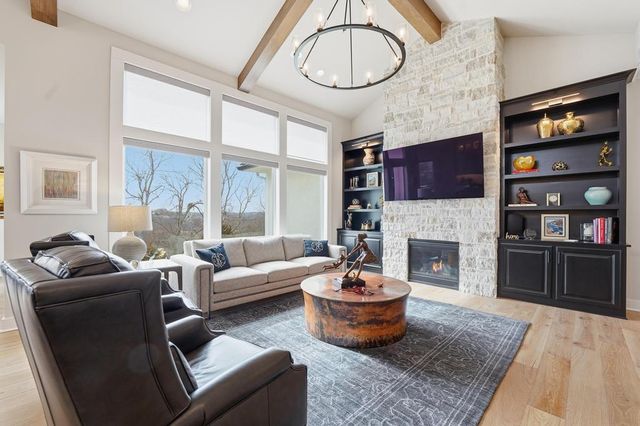 27229 W 100th Terrace, Olathe, KS 66061