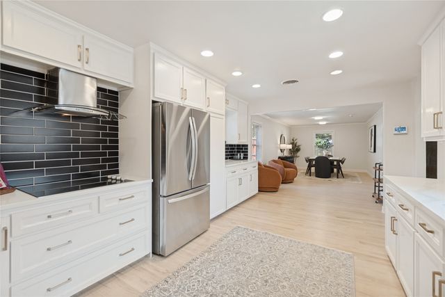 806 Knott Place, Dallas, TX 75208