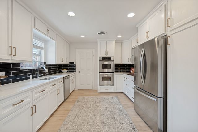 806 Knott Place, Dallas, TX 75208