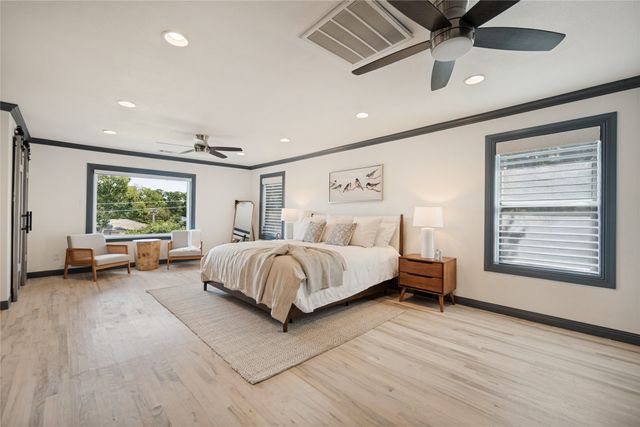 806 Knott Place, Dallas, TX 75208